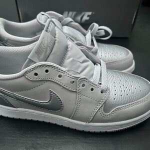 Nike Air Jordan 1 Low Silver- New no top on box